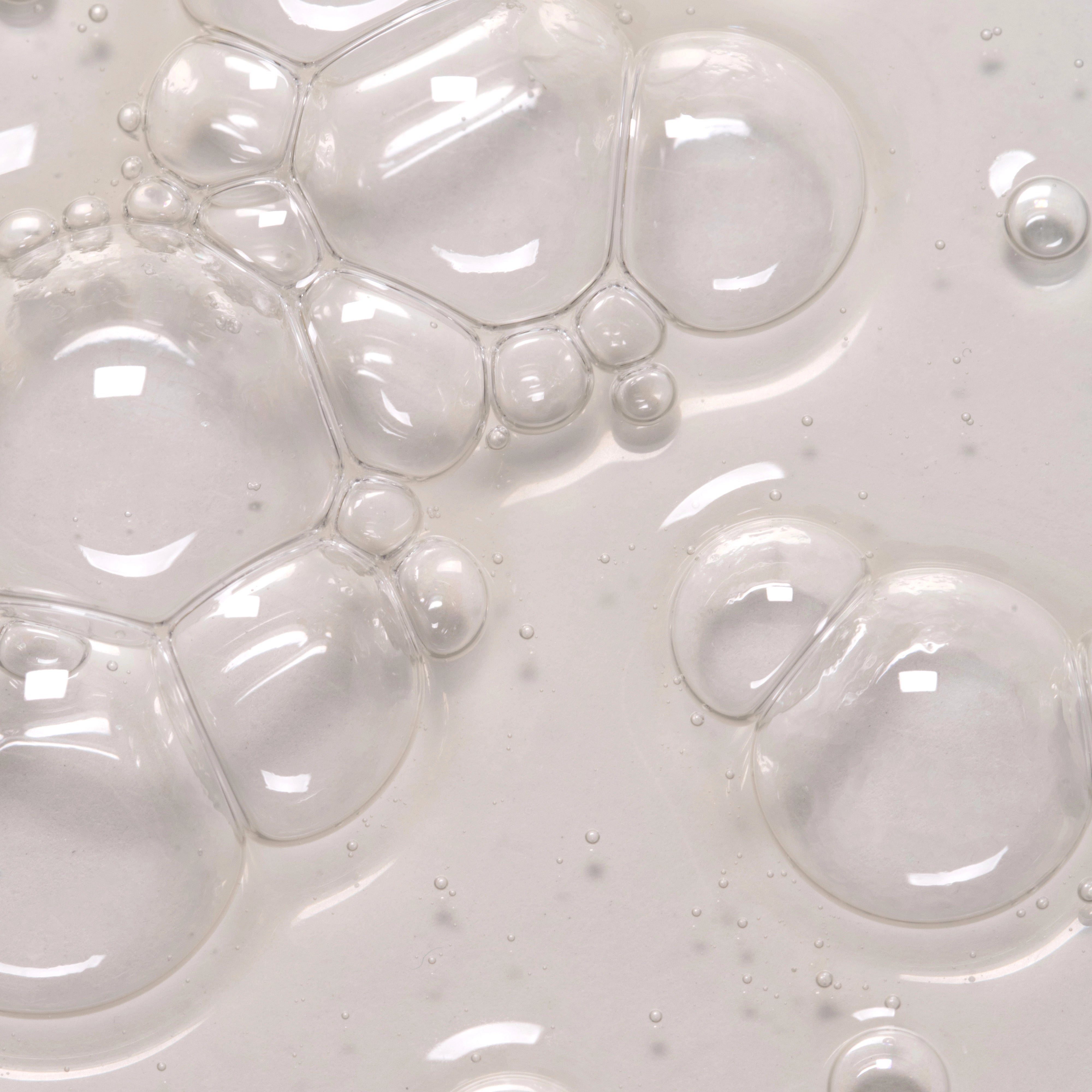 Close-up of Feel Confident Thickening
Shampoo texture — doctor-formulated sulfate-free shampoo for thinning hair